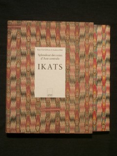 Splendeurs des soies d'Asie centrale, Ikats